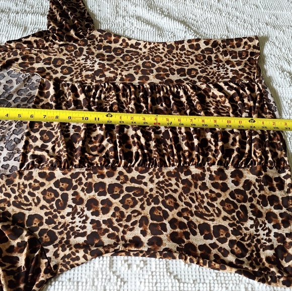3/4 sleeve leopard print top. - Picture 4 of 7